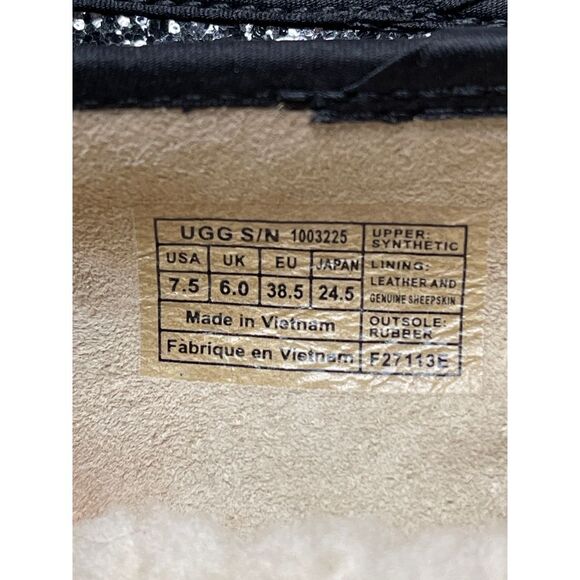 UGG black slip on shoes - Picture 10 of 10